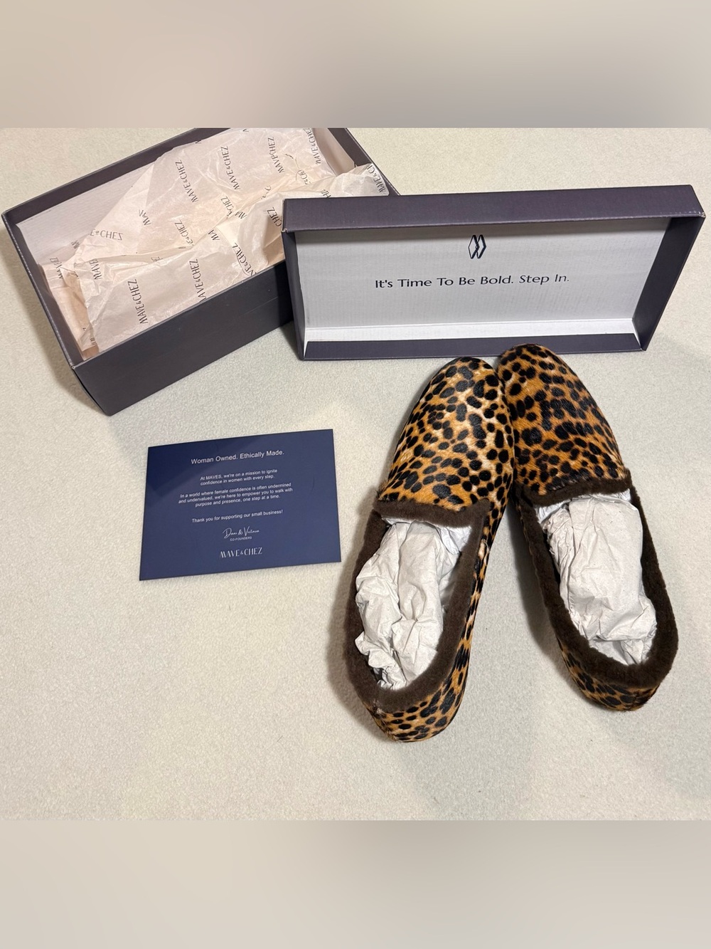 Mave & Chez - Audrey - Leopard Print - Suede-Look Slippers